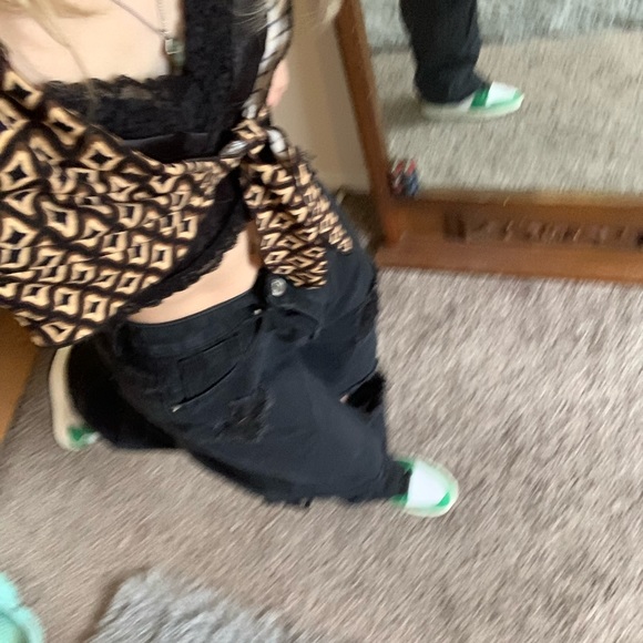 Meet your Posher, Raelynn :) - Picture 3 of 3